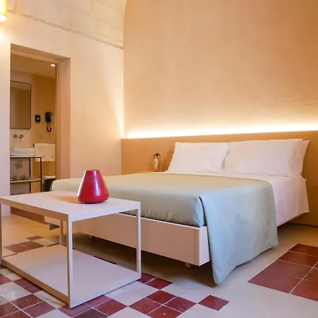 Palazzo Vigilarium - Boutique - Rooftop & Arts * אוג'אנו לה קייזה