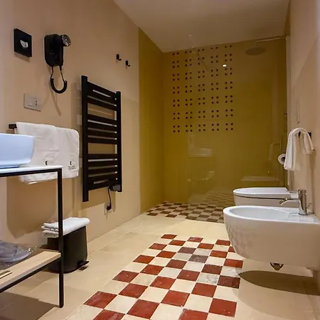 Palazzo Vigilarium - Boutique - Rooftop & Arts בית הארחה