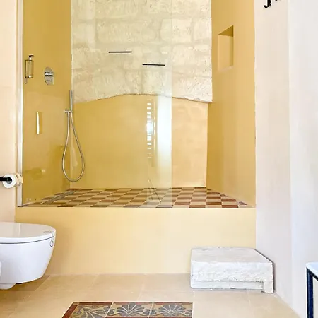 Palazzo Vigilarium - Boutique - Rooftop & Arts בית הארחה אוג'אנו לה קייזה