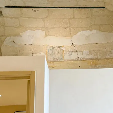 Palazzo Vigilarium - Boutique - Rooftop & Arts בית הארחה