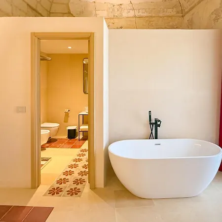 Palazzo Vigilarium - Boutique - Rooftop & Arts * אוג'אנו לה קייזה