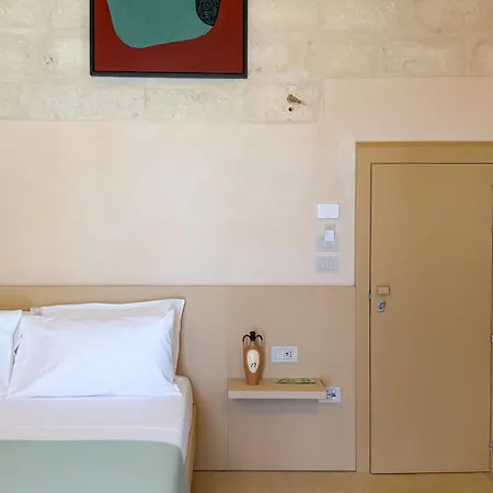 Palazzo Vigilarium - Boutique - Rooftop & Arts * אוג'אנו לה קייזה