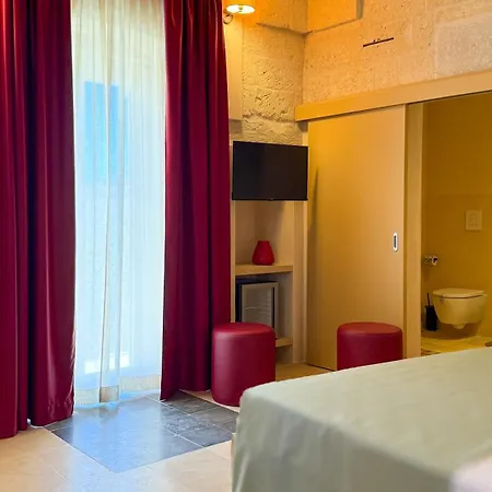 Palazzo Vigilarium - Boutique - Rooftop & Arts בית הארחה אוג'אנו לה קייזה