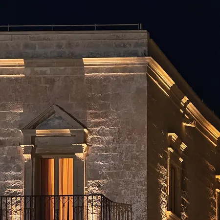 Palazzo Vigilarium - Boutique - Rooftop & Arts בית הארחה