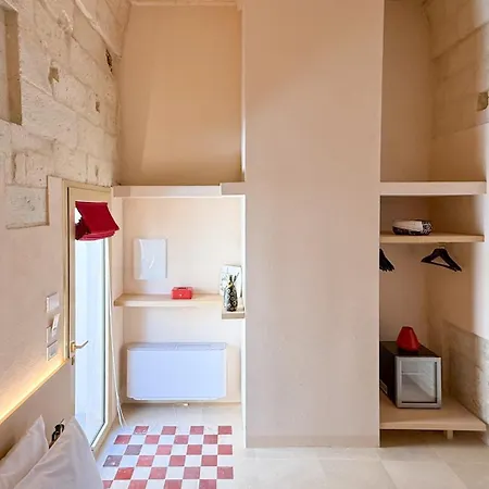 Palazzo Vigilarium - Boutique - Rooftop & Arts * אוג'אנו לה קייזה